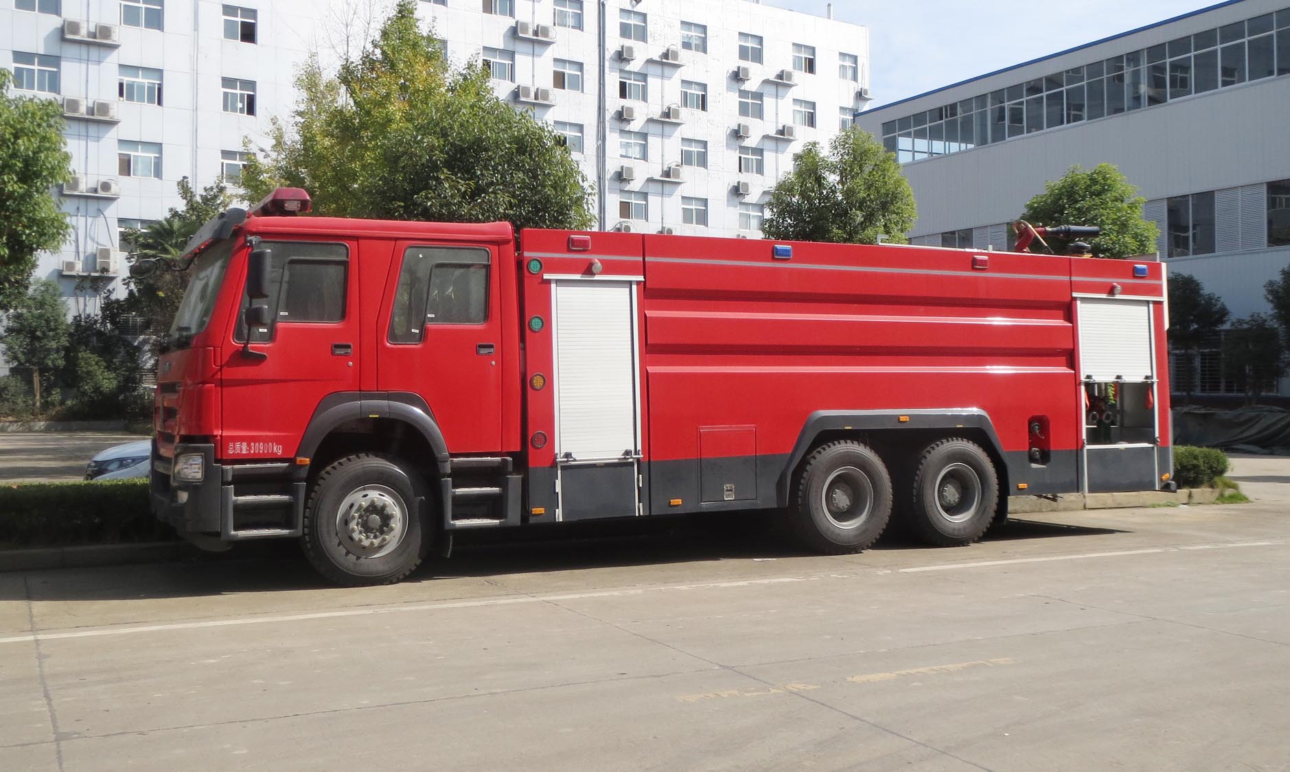 重汽15噸水罐消防車(chē)