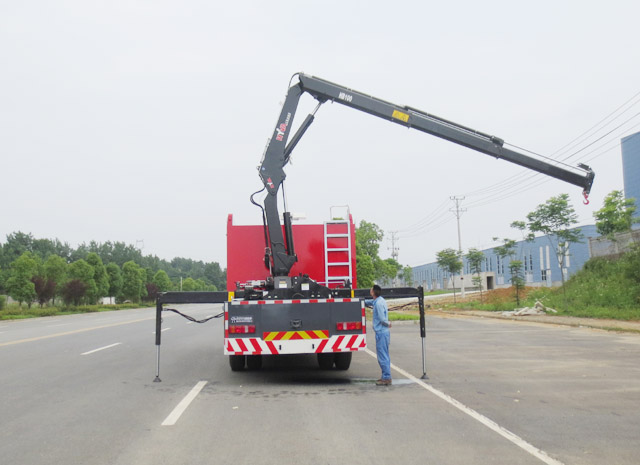 重汽豪沃搶險救援消防車