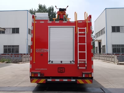 五十鈴9噸泡沫消防車