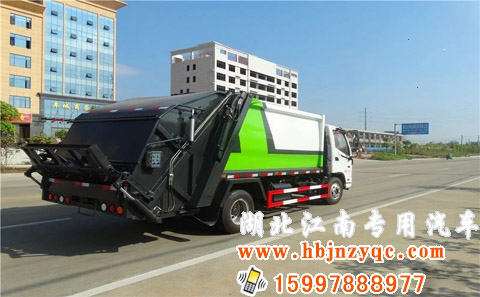 福田8方壓縮式垃圾車